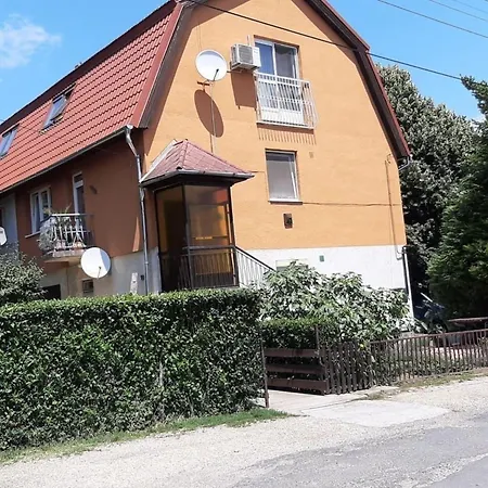 In Fonyd Mit Garten Appartement
